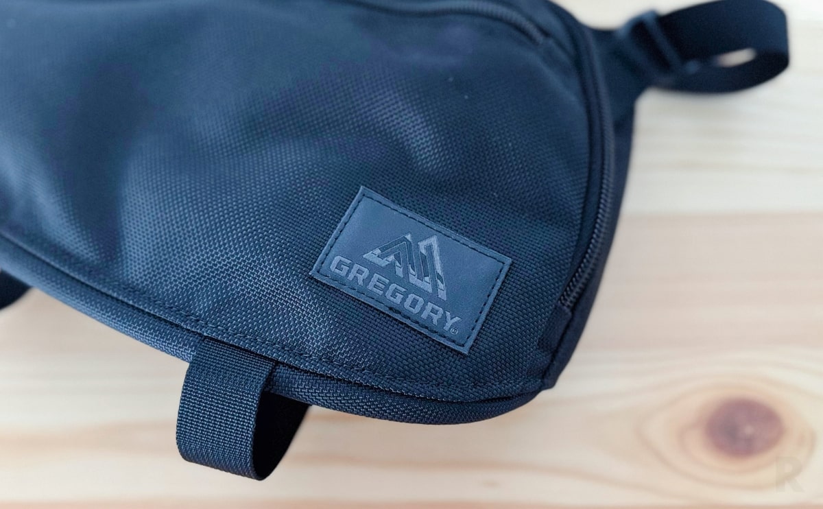 ブラックのロゴがさりげなくかっこいい