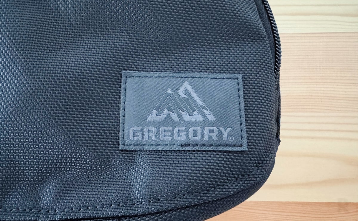 細かいですが、右下部分だけ微妙に強く縫われてるのも、アクセントになっていて良い。