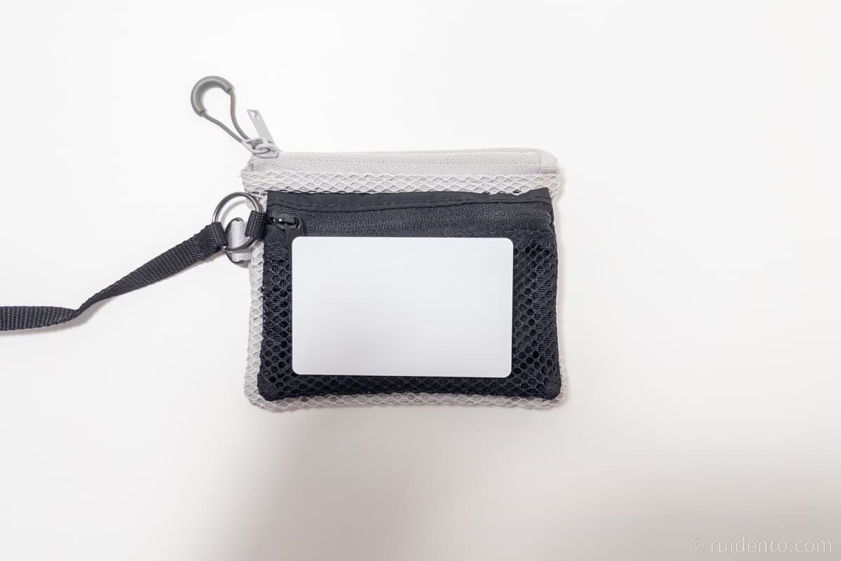 よりカードケース収納に特化したサイズ感