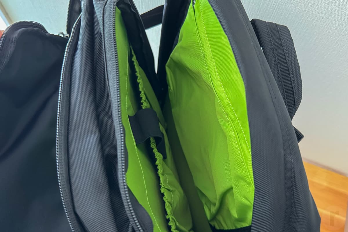 内部のカラーの違い