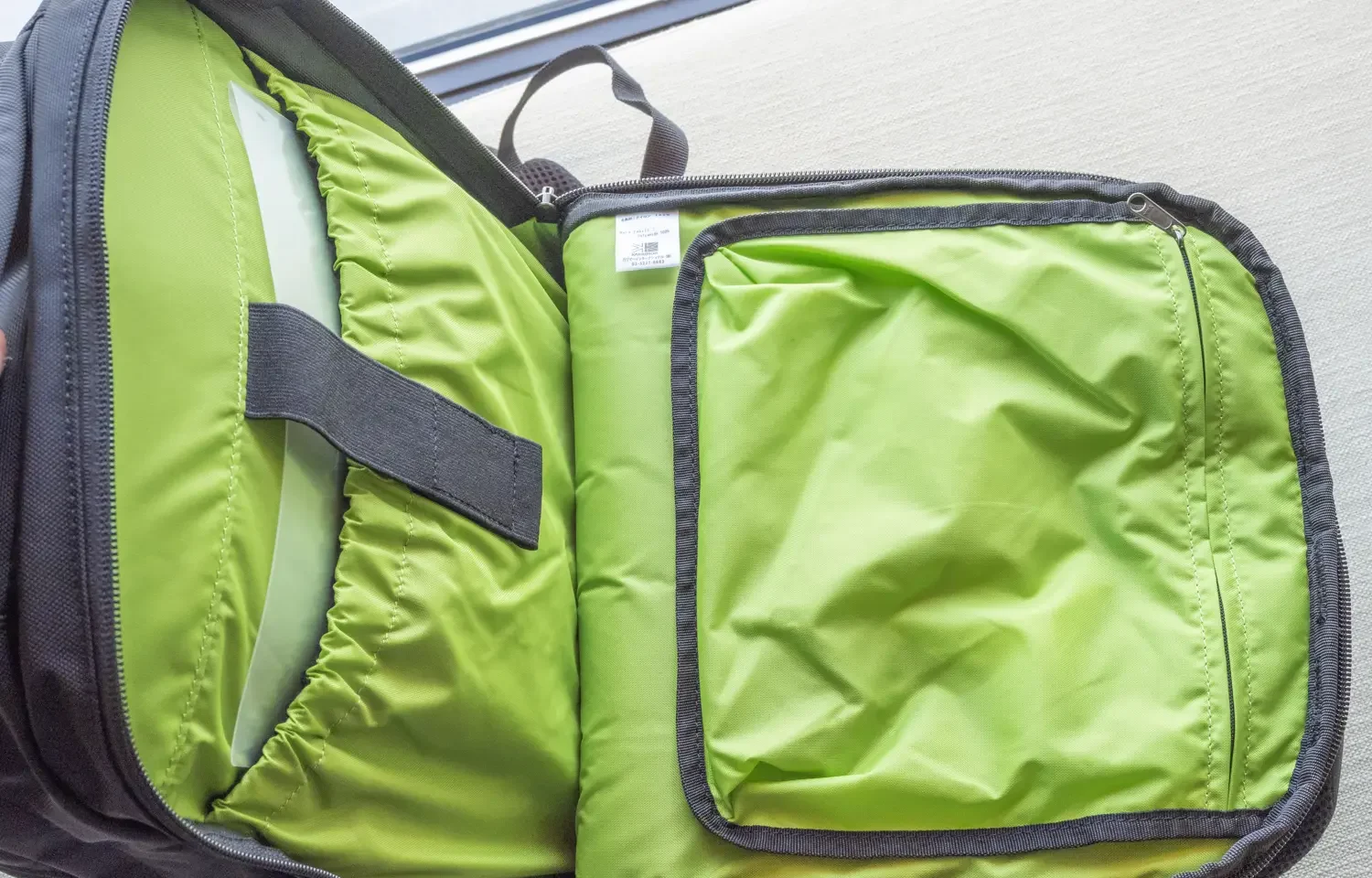 背面側のポケット