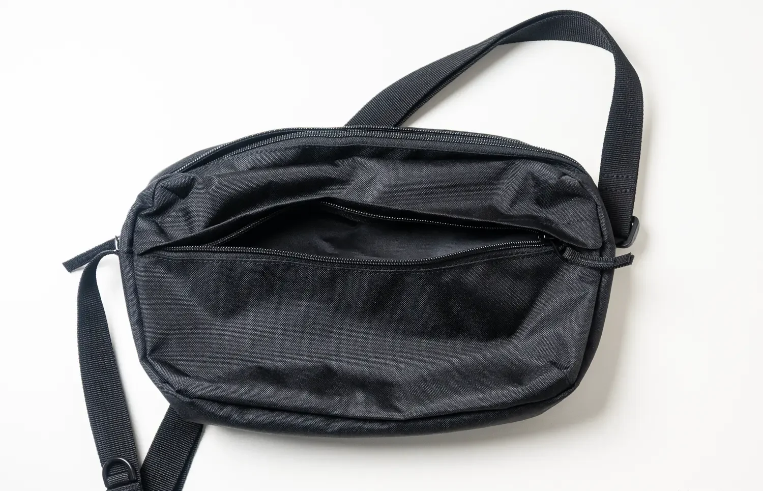 フロントポケット