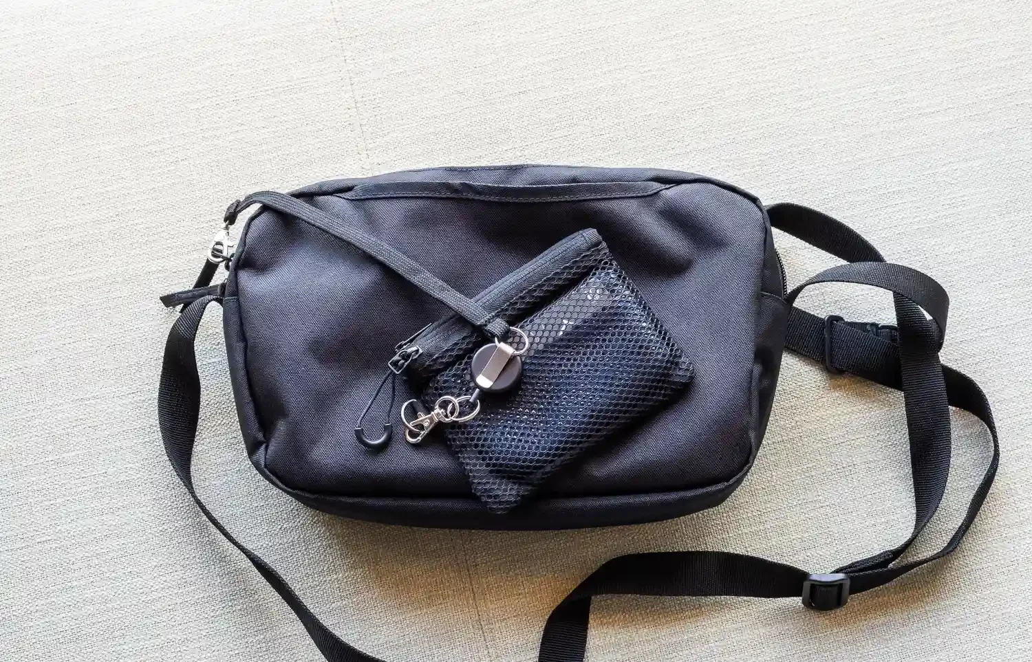 背面ポケットとケース